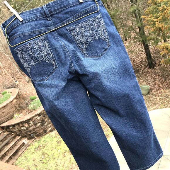 Upcycled Gloria Vanderbilt Painted Hippie Jeans, Festival Denim Capris, Size 10 - Picture 5 of 12